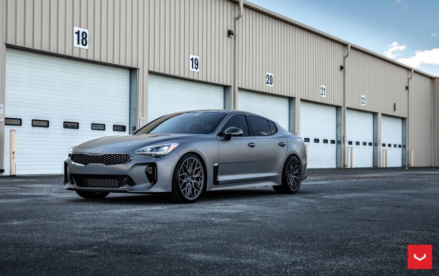  Kia Stinger GT on Vossen Wheels (HF-2) 2019 года  (фото 25 из 26)